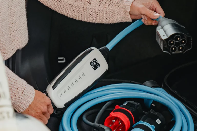 Nahaufnahme der mobilen Wallbox NRGkick.