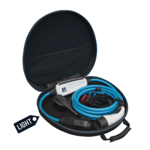 NRGkick Set Optimal 16A light liegt in der Transporttasche.